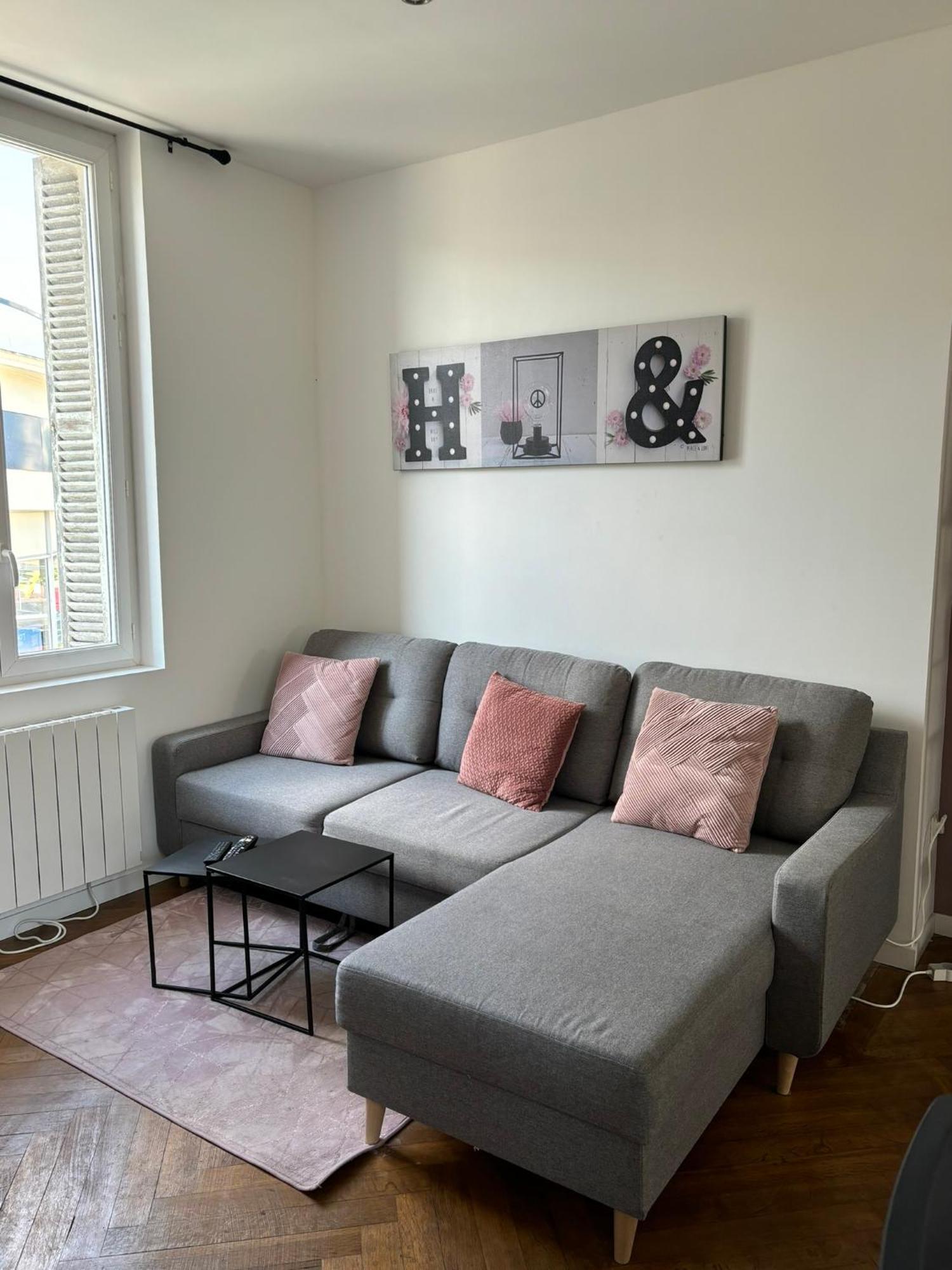 Pink Cosy Lägenhet Louviers Exteriör bild